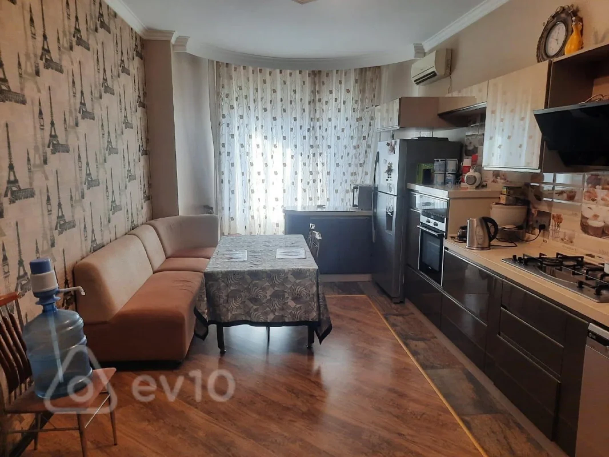 Kirayə verilir 3 otaqlı yeni tikili 155 m²