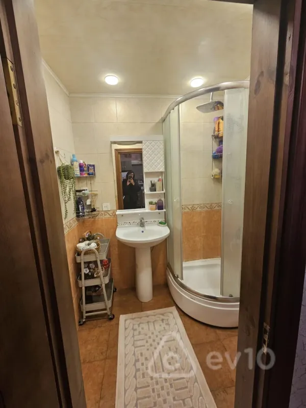 Satılır 3 otaqlı köhnə tikili 63.4 m²