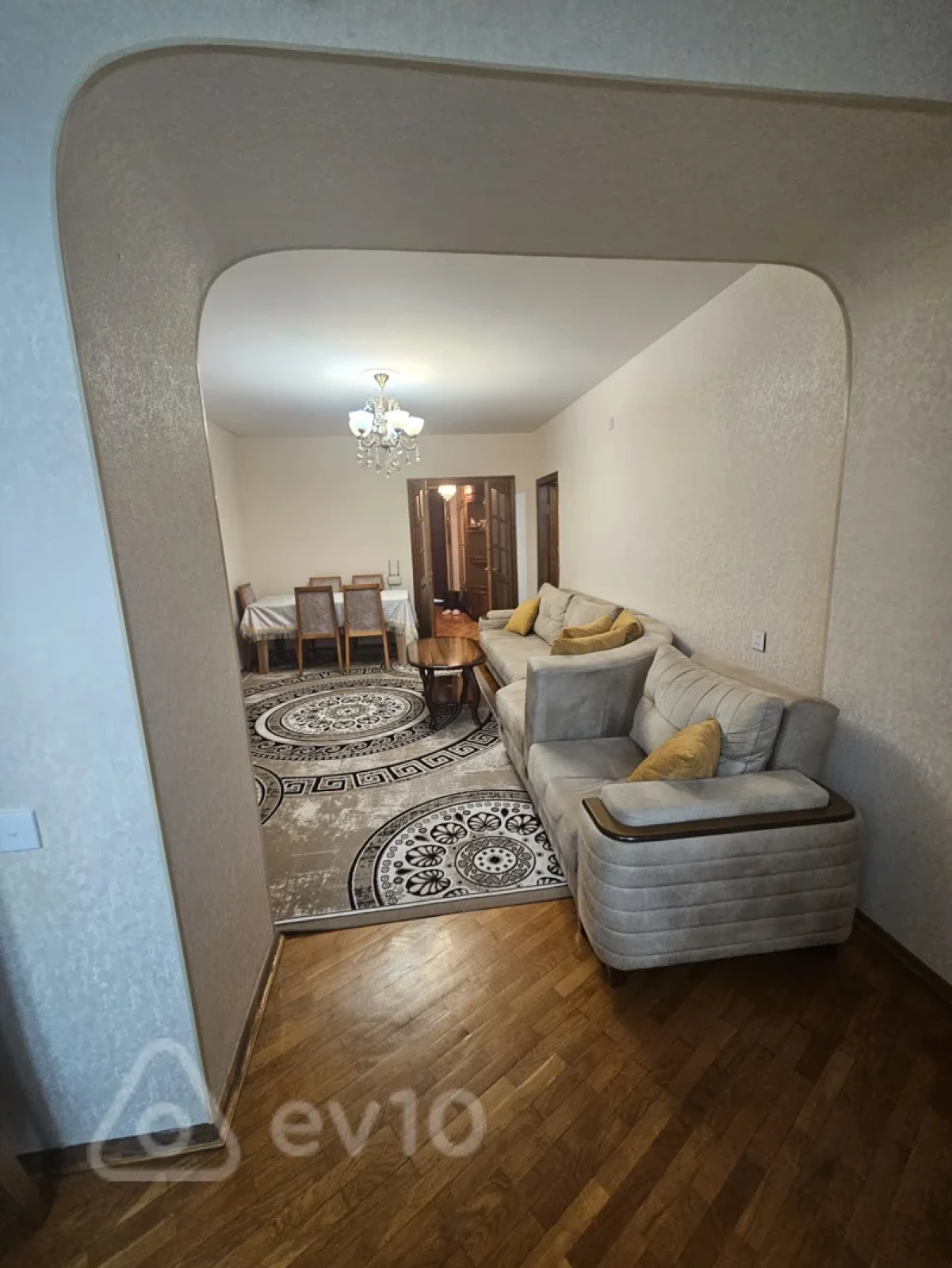 Satılır 3 otaqlı köhnə tikili 63.4 m²