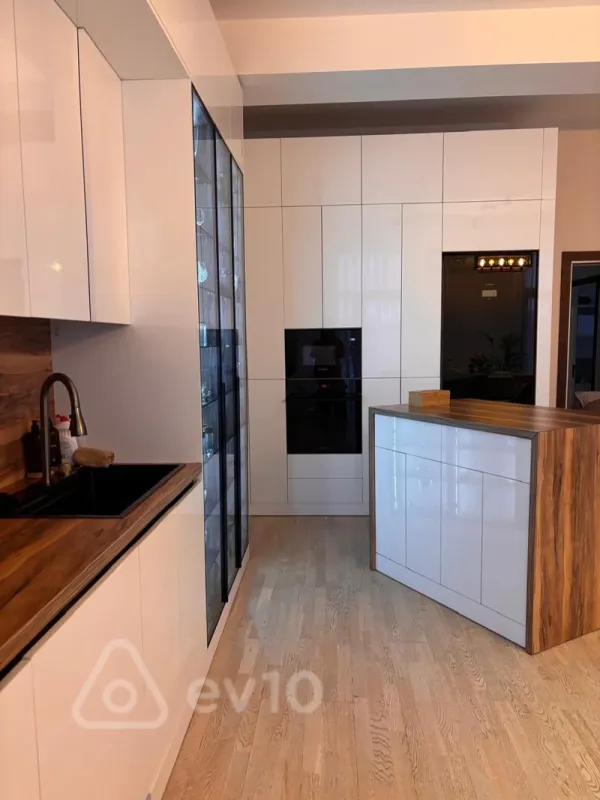 Satılır 4 otaqlı yeni tikili 136 m²