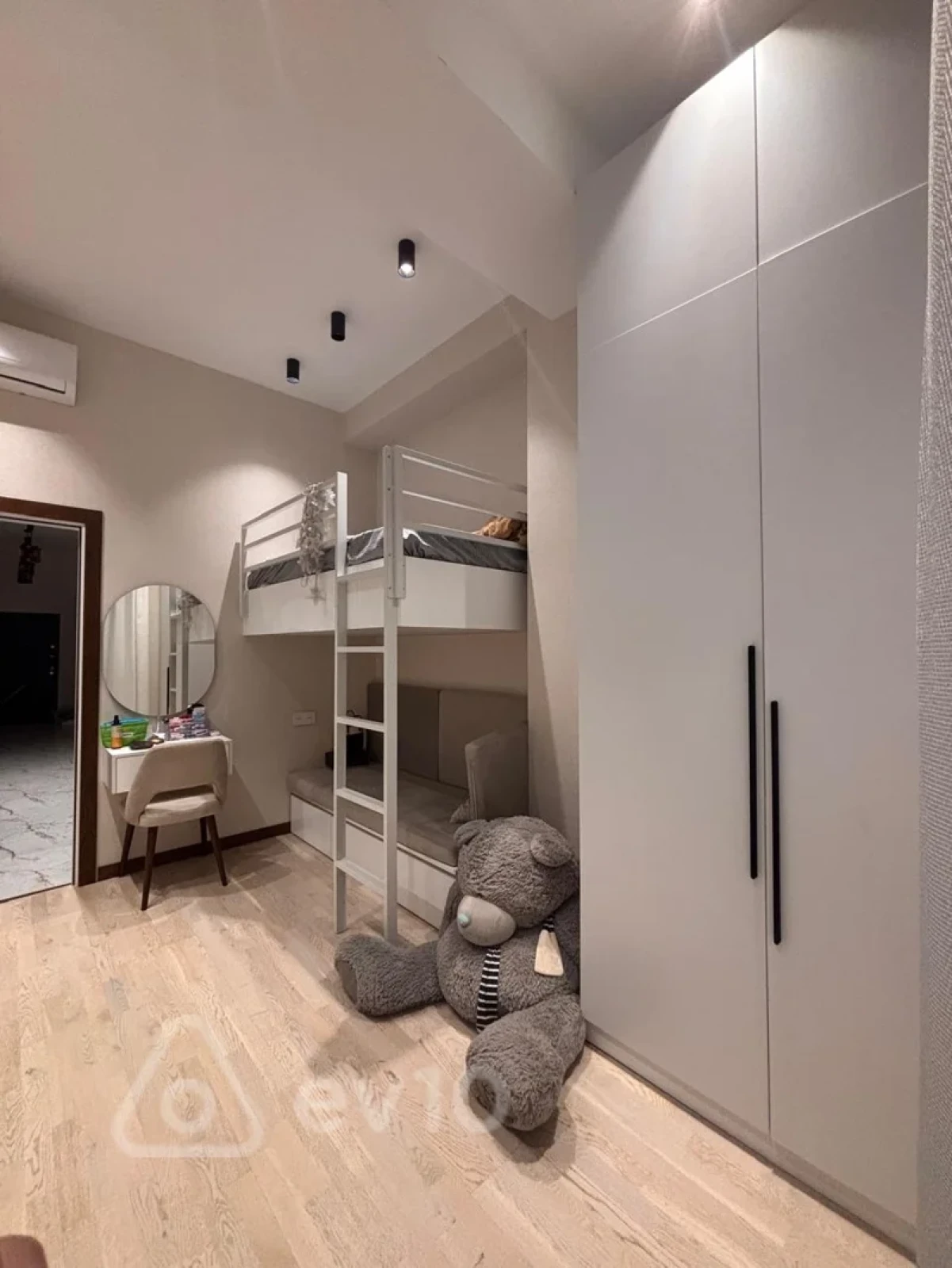 Satılır 4 otaqlı yeni tikili 136 m²