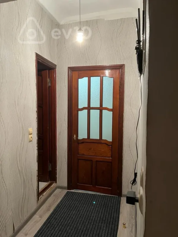 Kirayə verilir 2 otaqlı köhnə tikili 40 m²