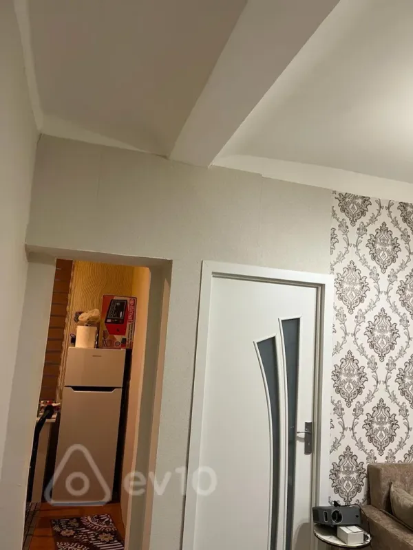 Kirayə verilir 2 otaqlı köhnə tikili 40 m²