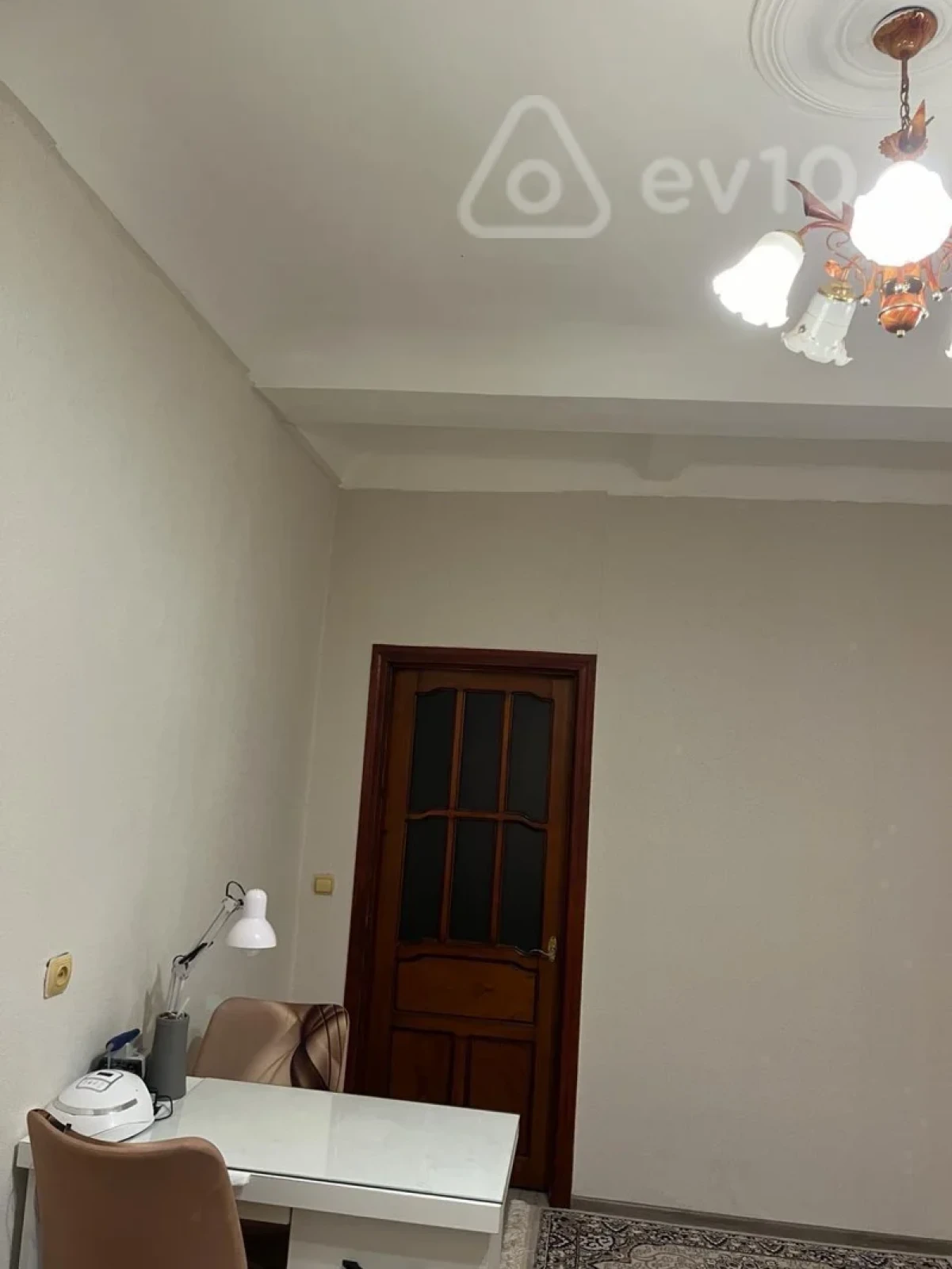 Kirayə verilir 2 otaqlı köhnə tikili 40 m²