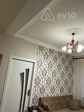 Kirayə verilir 2 otaqlı köhnə tikili 40 m²