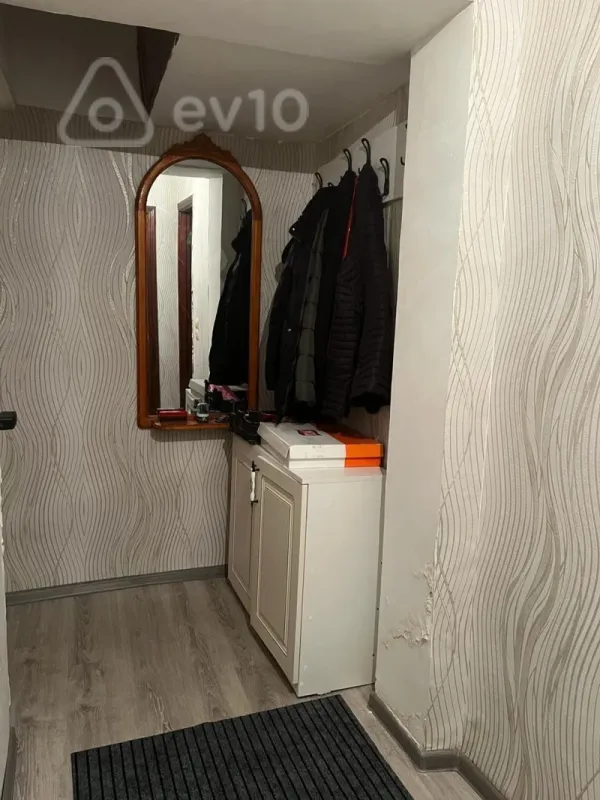 Kirayə verilir 2 otaqlı köhnə tikili 40 m²