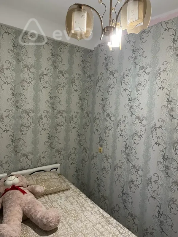 Kirayə verilir 2 otaqlı köhnə tikili 40 m²