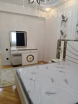 Kirayə verilir 3 otaqlı yeni tikili 100 m²