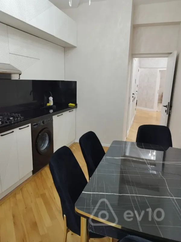 Kirayə verilir 3 otaqlı yeni tikili 100 m²