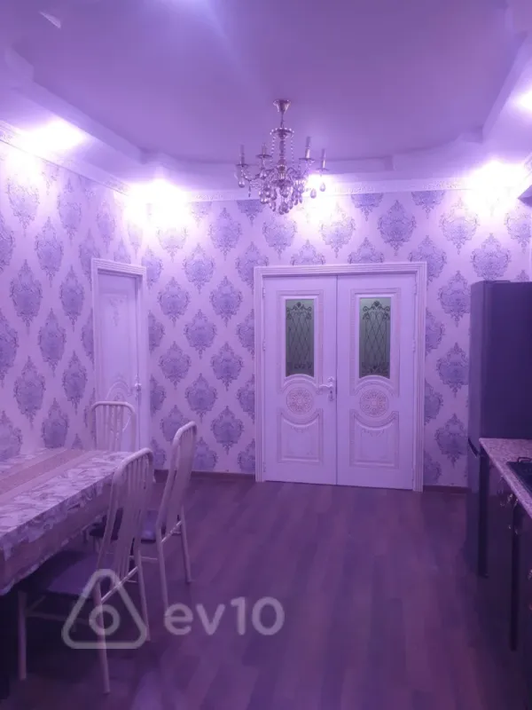 Kirayə verilir 3 otaqlı yeni tikili 87 m²