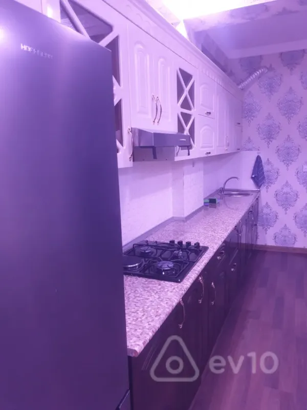 Kirayə verilir 3 otaqlı yeni tikili 87 m²
