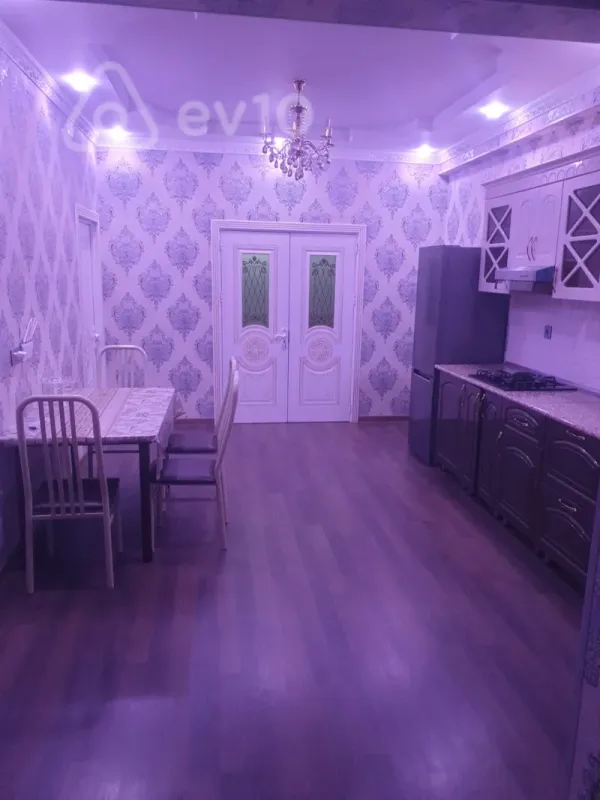 Kirayə verilir 3 otaqlı yeni tikili 87 m²