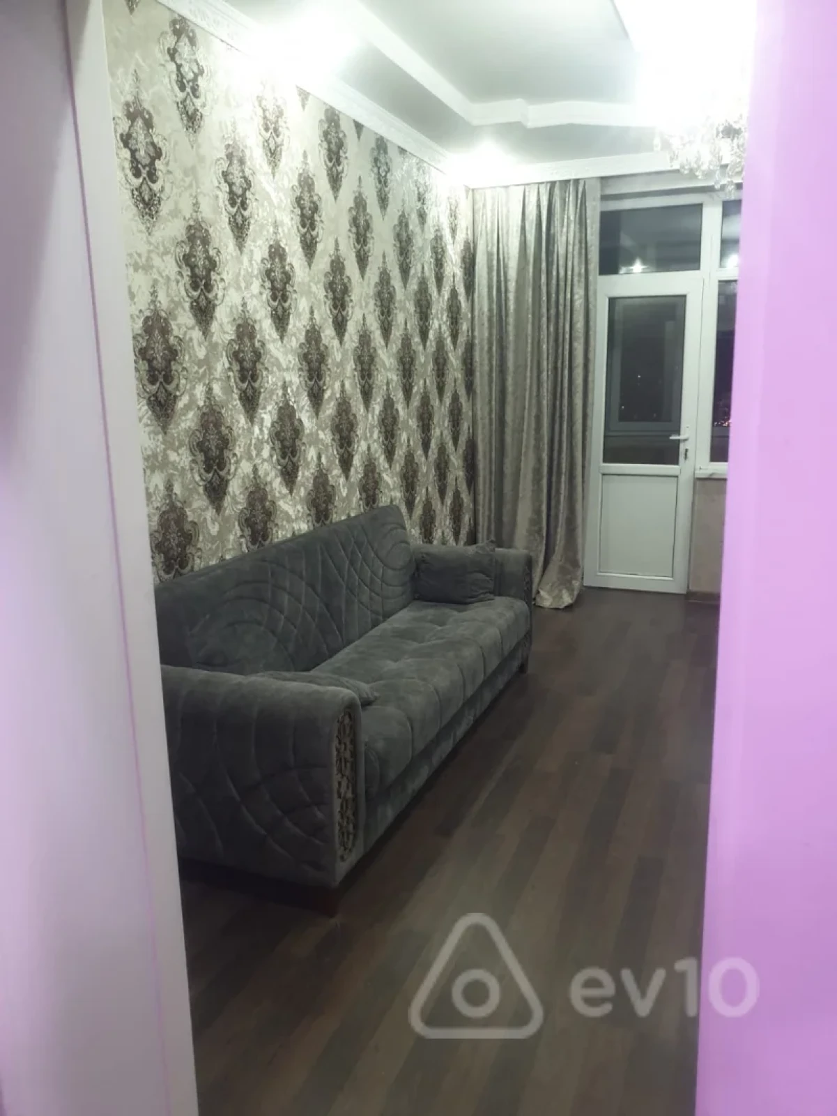 Kirayə verilir 3 otaqlı yeni tikili 87 m²