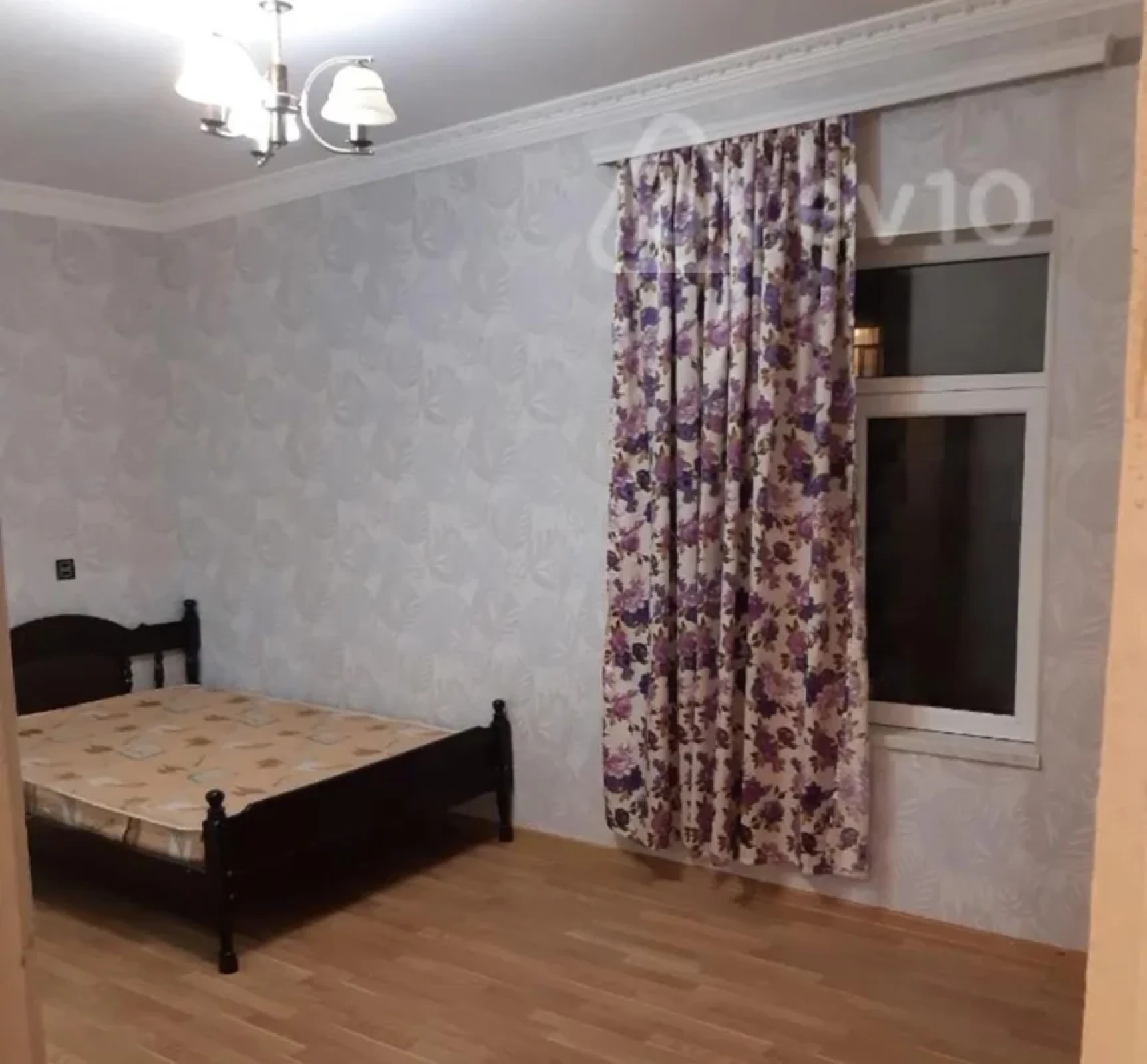 Satılır 1 otaqlı köhnə tikili 32 m²