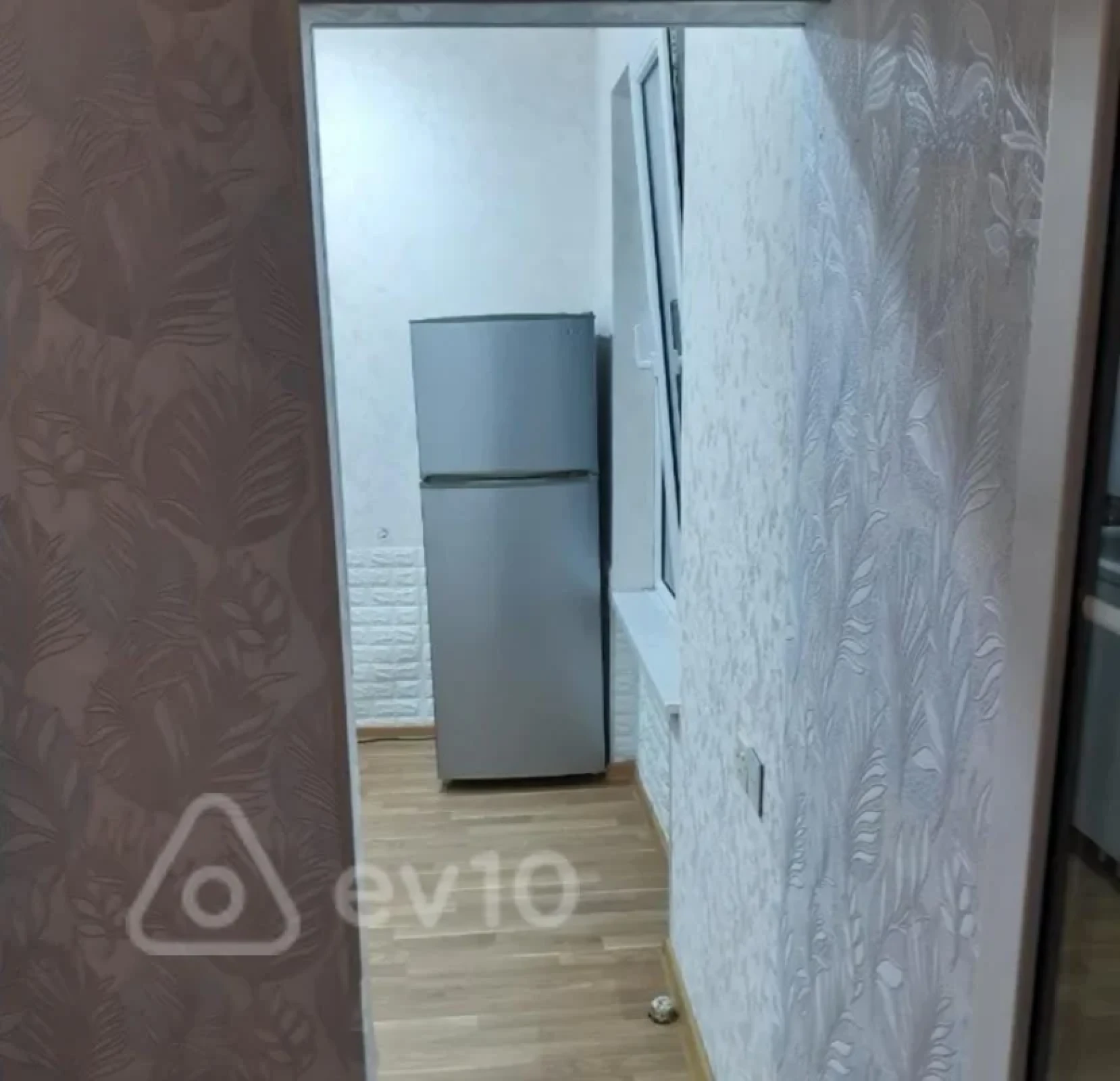 Satılır 1 otaqlı köhnə tikili 32 m²