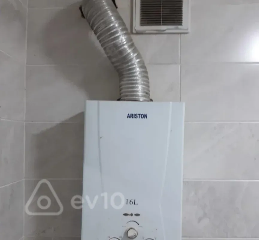 Satılır 1 otaqlı köhnə tikili 32 m²