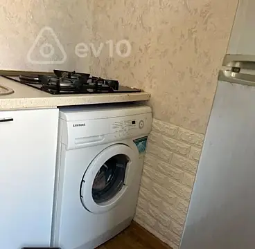 Satılır 1 otaqlı köhnə tikili 32 m²