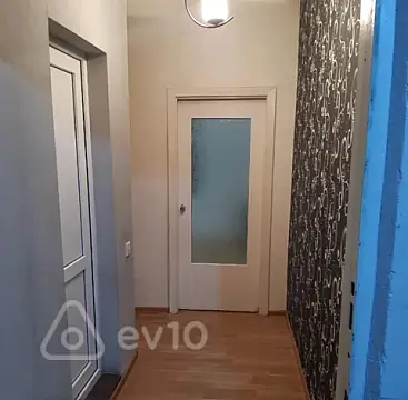 Satılır 1 otaqlı köhnə tikili 32 m²