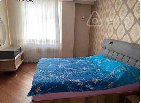 Kirayə verilir 3 otaqlı yeni tikili 140 m²