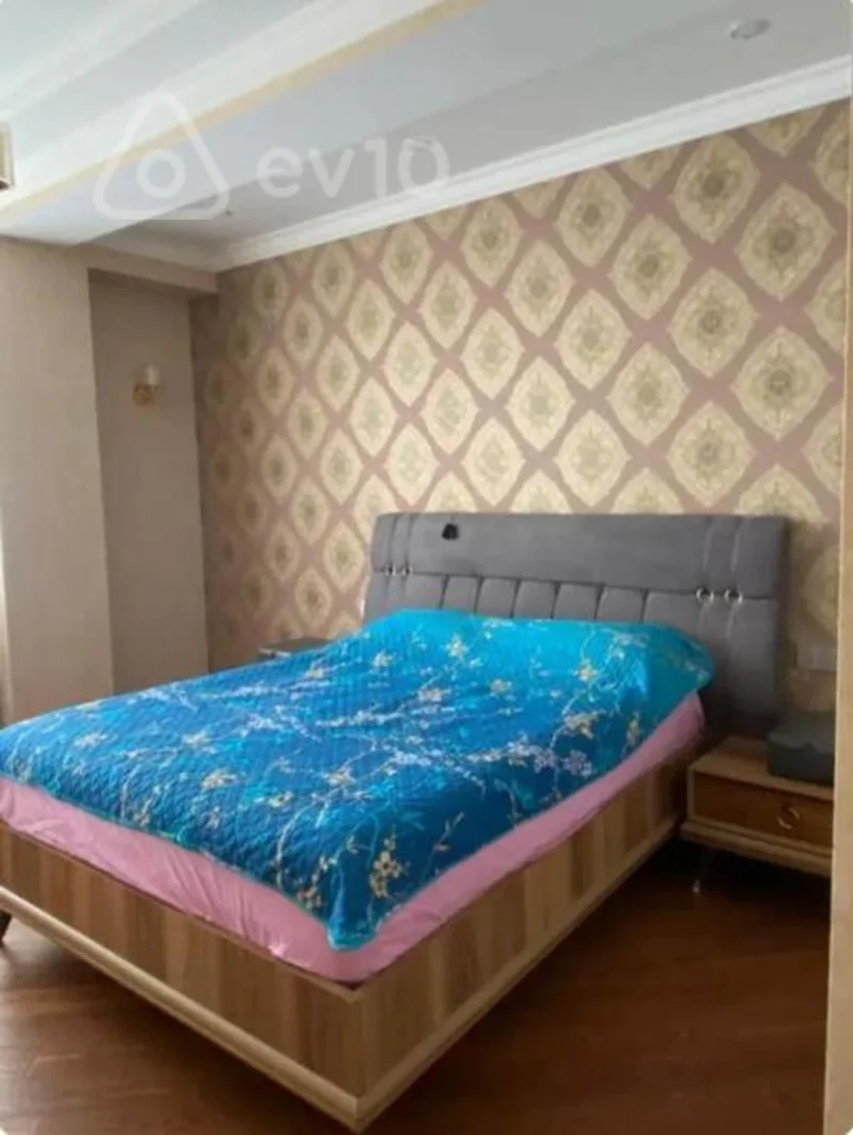 Kirayə verilir 3 otaqlı yeni tikili 140 m²