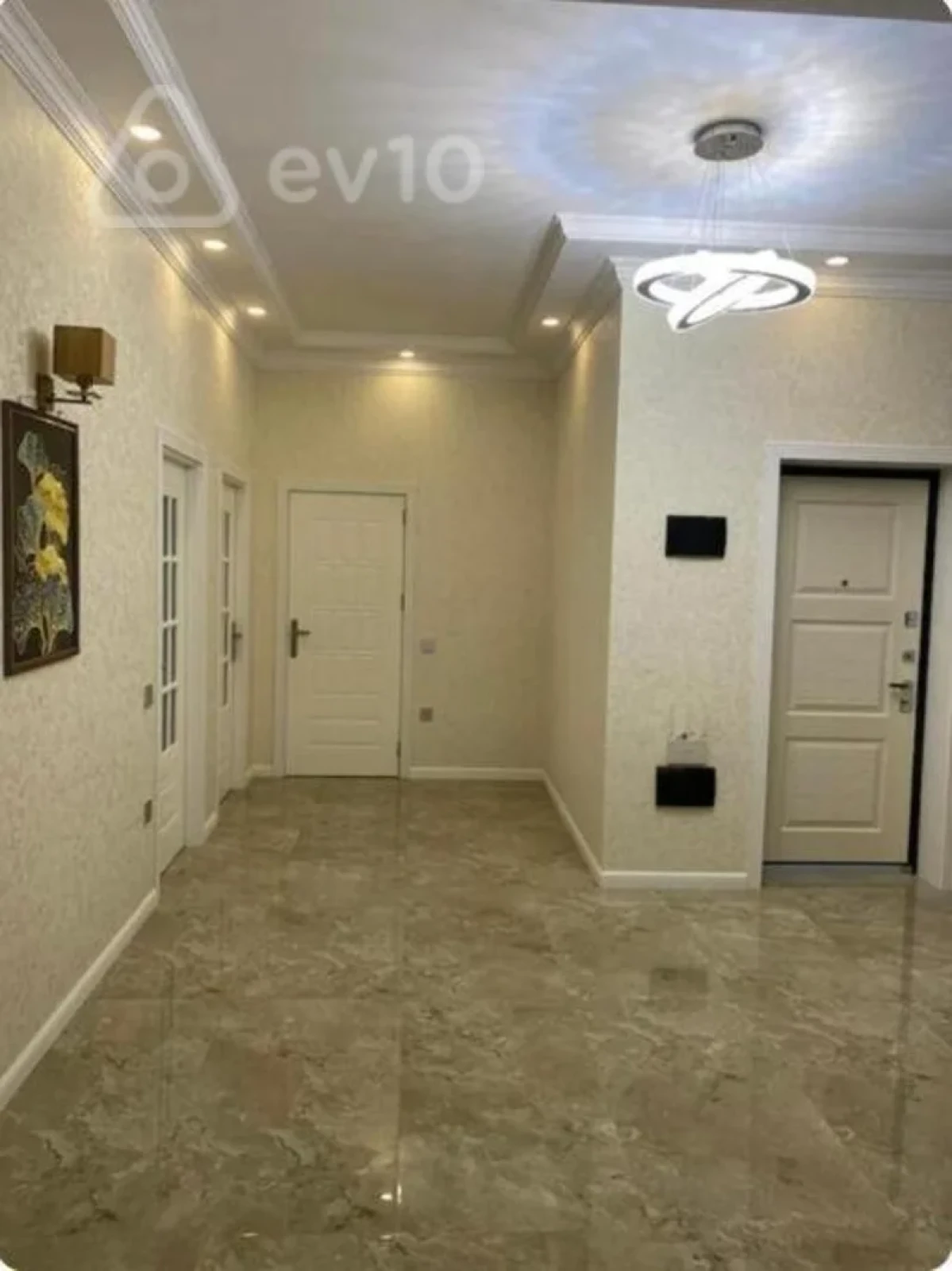 Kirayə verilir 3 otaqlı yeni tikili 140 m²