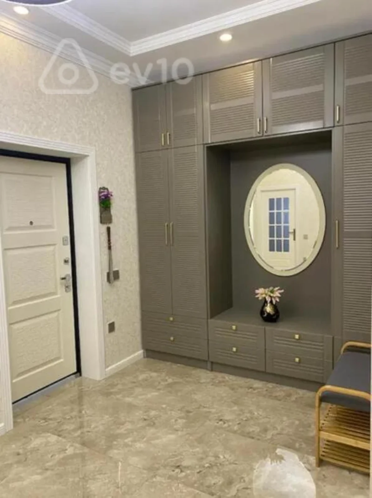 Kirayə verilir 3 otaqlı yeni tikili 140 m²