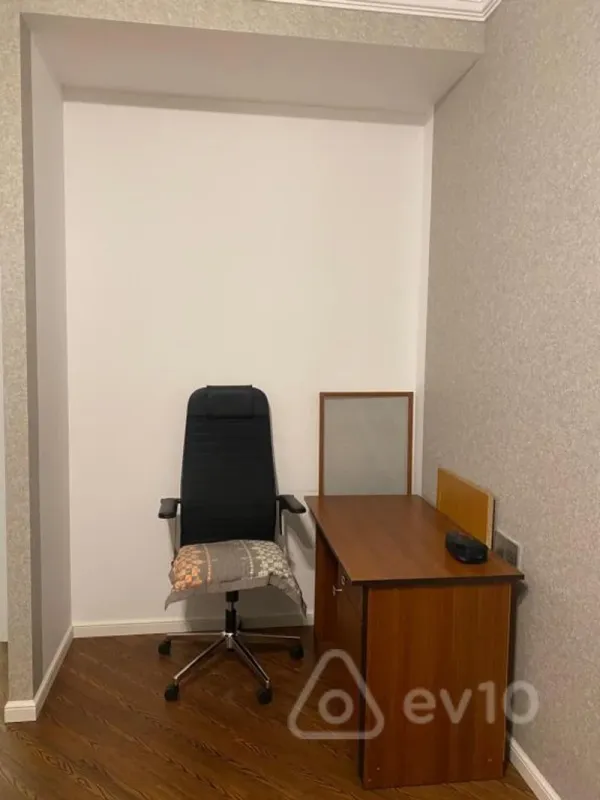 Kirayə verilir 3 otaqlı yeni tikili 140 m²
