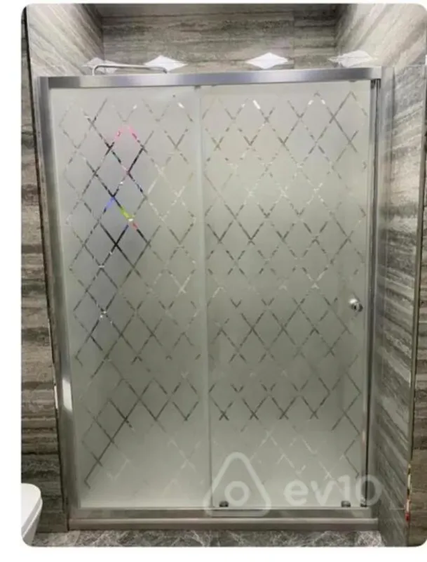 Kirayə verilir 3 otaqlı yeni tikili 140 m²