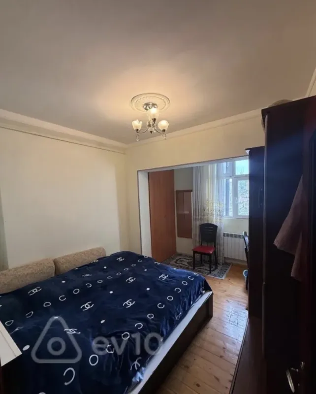 Satılır 2 otaqlı köhnə tikili 45 m²