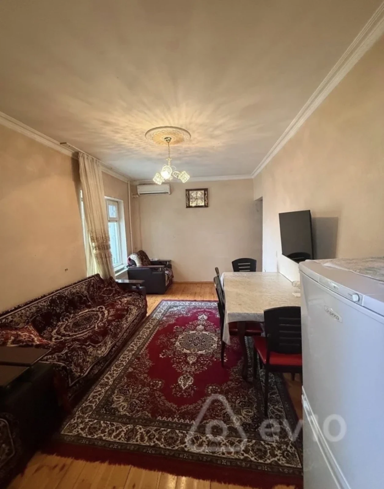 Satılır 2 otaqlı köhnə tikili 45 m²
