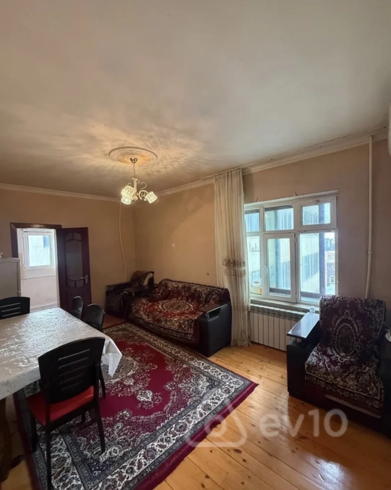 Satılır 2 otaqlı köhnə tikili 45 m²