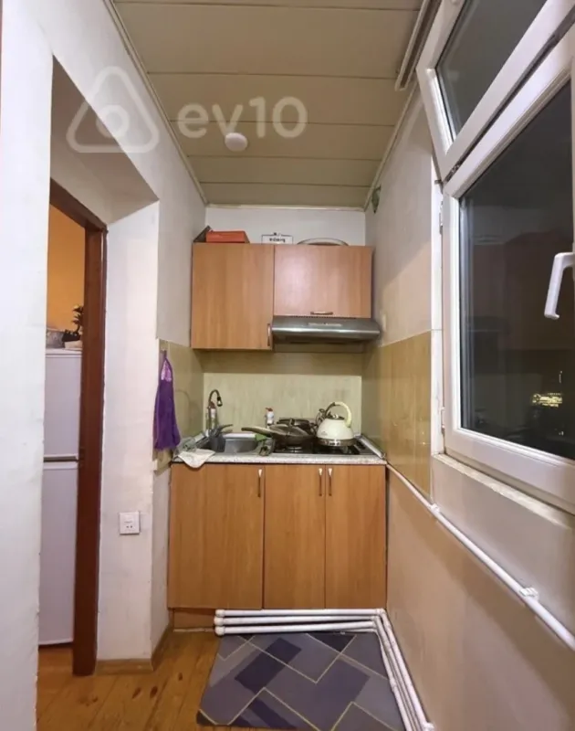 Satılır 2 otaqlı köhnə tikili 45 m²