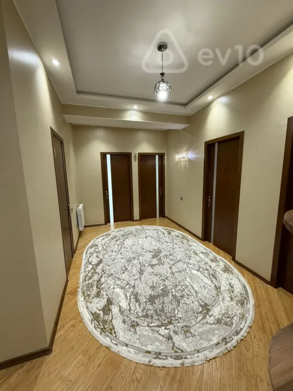 Kirayə verilir 3 otaqlı yeni tikili 115 m²