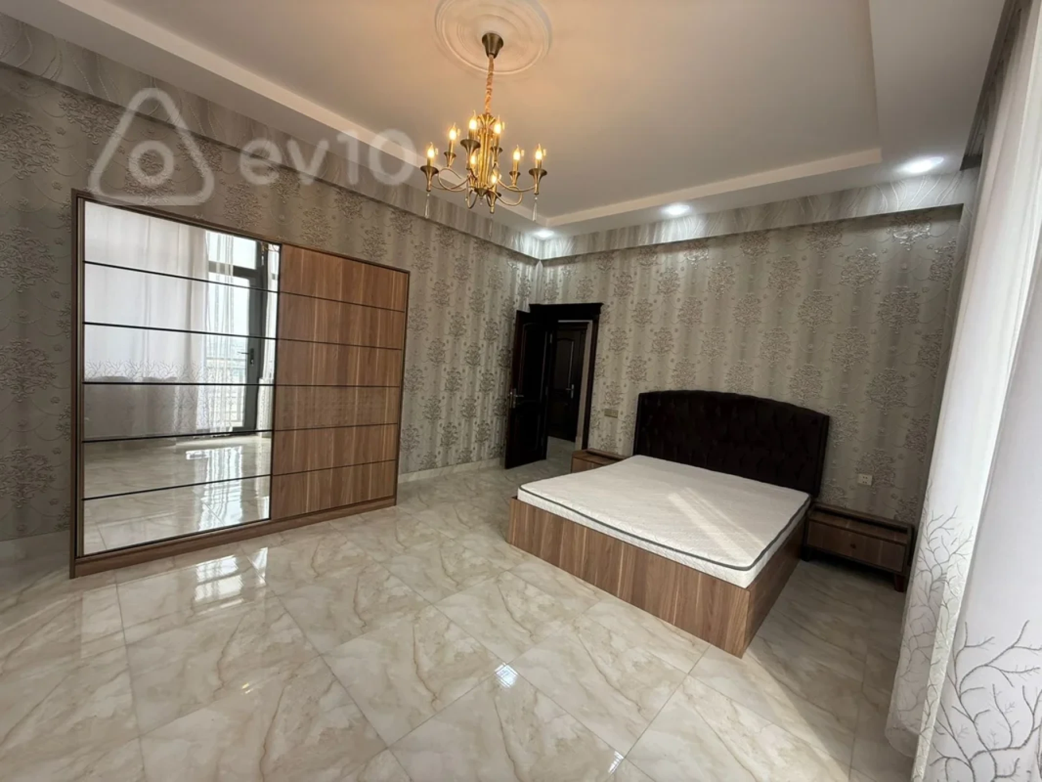 Kirayə verilir 3 otaqlı yeni tikili 172 m²