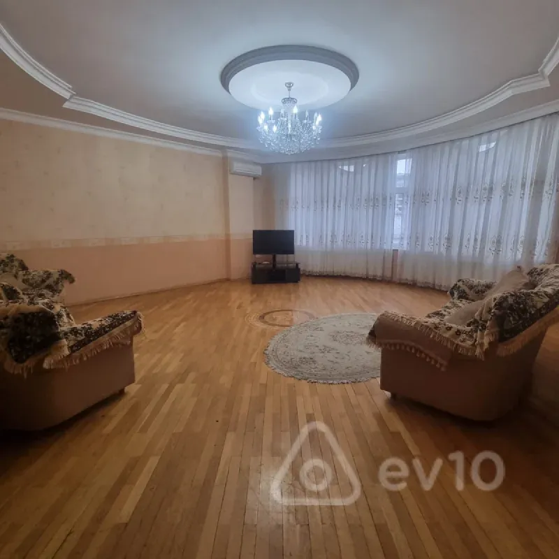 Kirayə verilir 2 otaqlı yeni tikili 110 m²