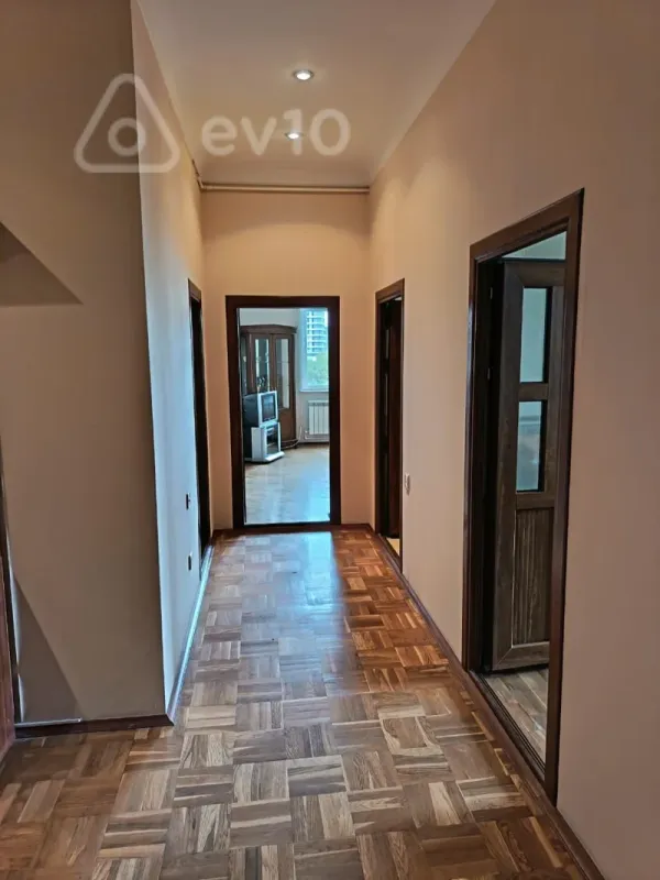 Kirayə verilir 2 otaqlı yeni tikili 80 m²