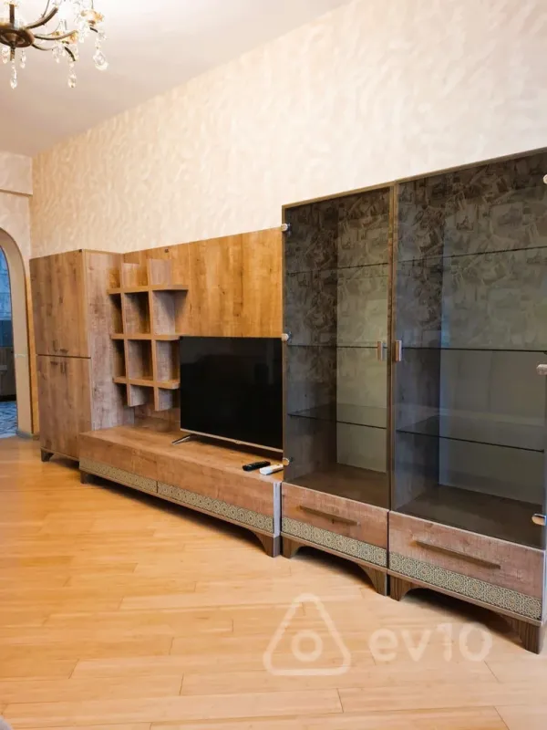 Kirayə verilir 2 otaqlı yeni tikili 45 m²