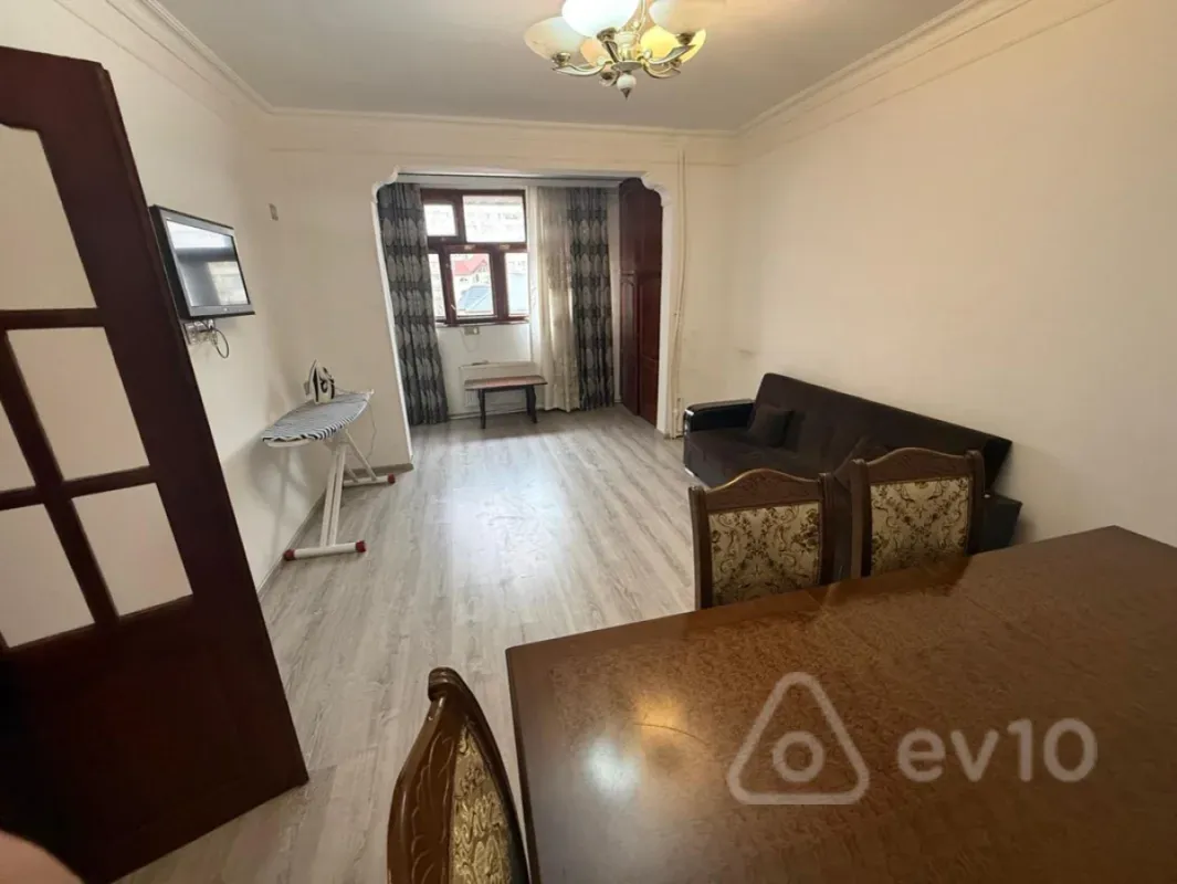 Kirayə verilir 3 otaqlı köhnə tikili 80 m²