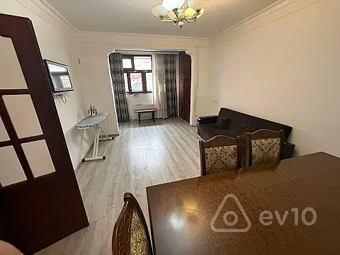 Kirayə verilir 3 otaqlı köhnə tikili 80 m²