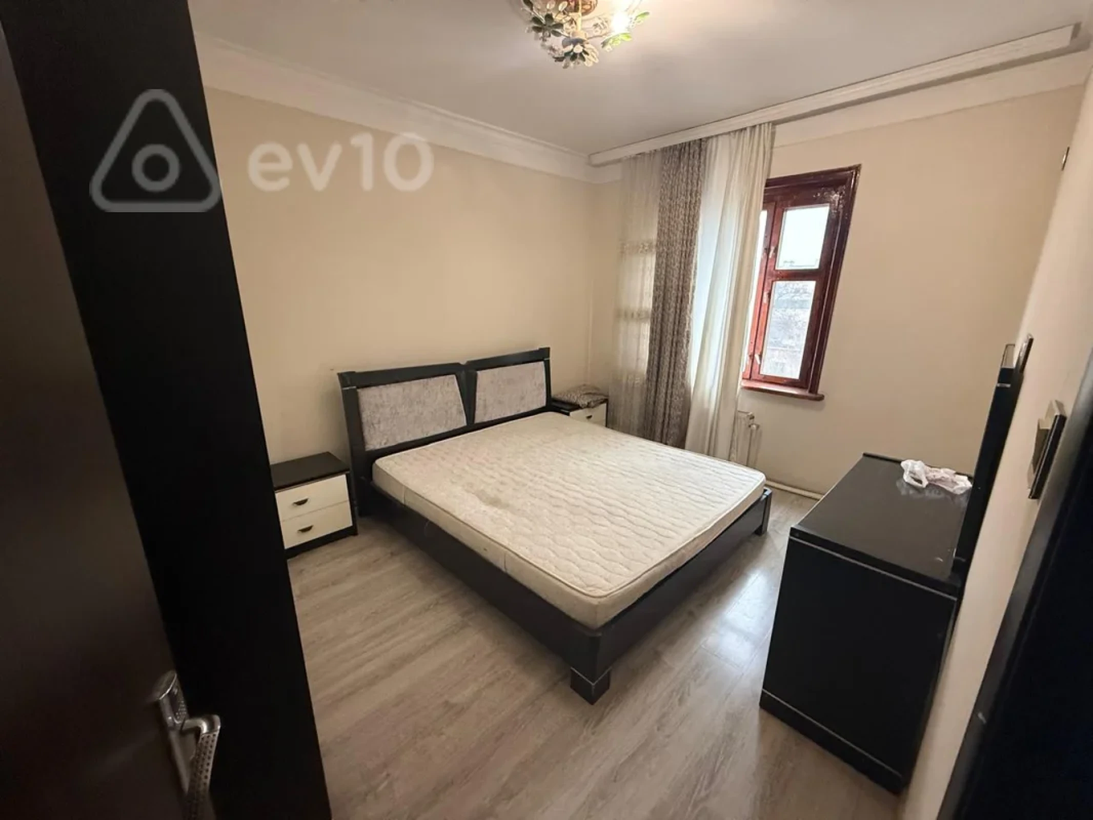 Kirayə verilir 3 otaqlı köhnə tikili 80 m²
