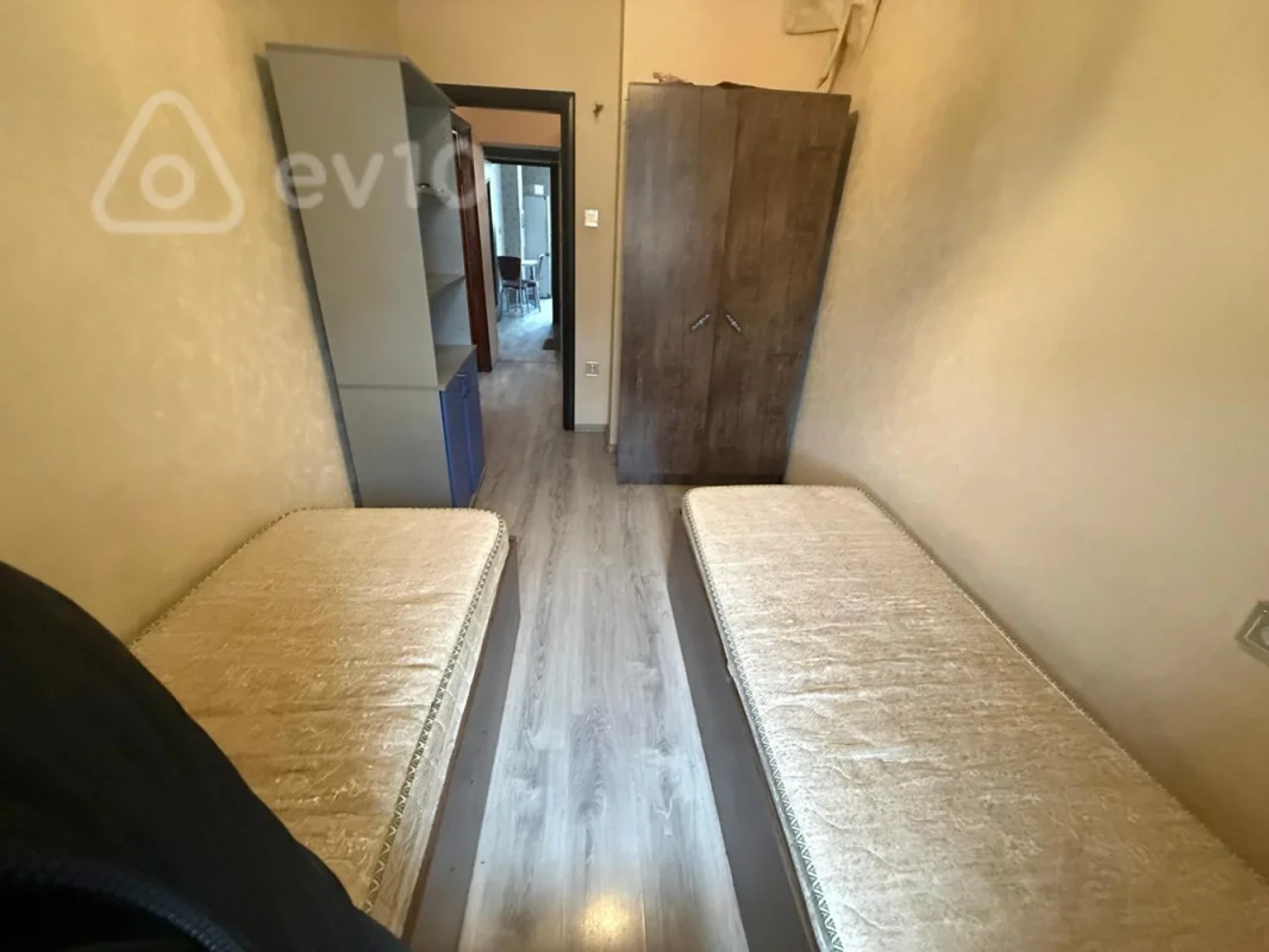 Kirayə verilir 3 otaqlı köhnə tikili 80 m²