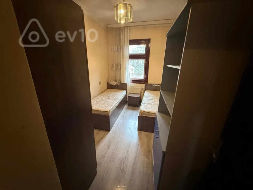 Kirayə verilir 3 otaqlı köhnə tikili 80 m²