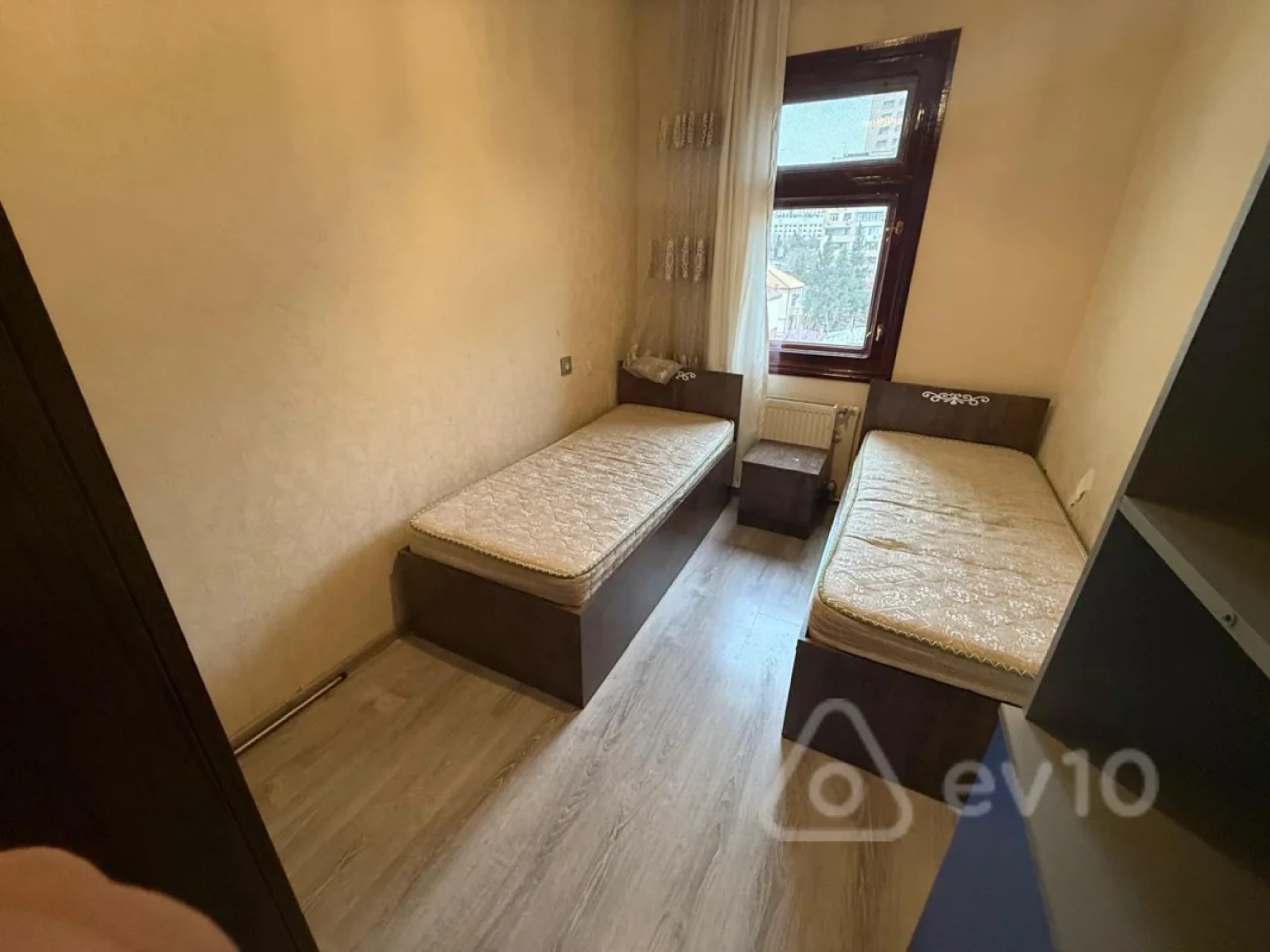 Kirayə verilir 3 otaqlı köhnə tikili 80 m²