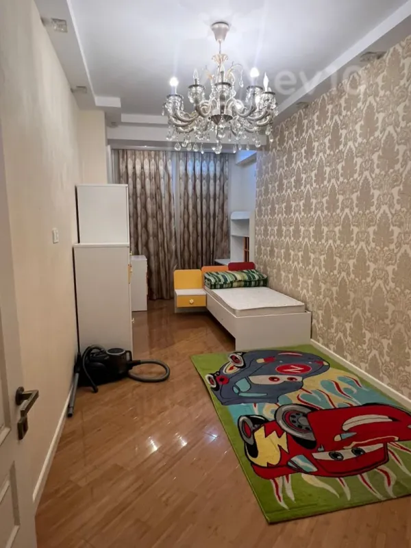 Kirayə verilir 3 otaqlı yeni tikili 100 m²