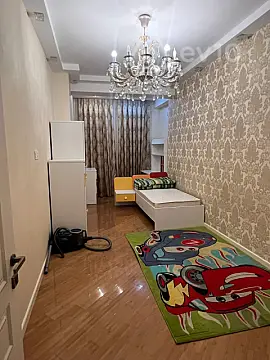 Kirayə verilir 3 otaqlı yeni tikili 100 m²