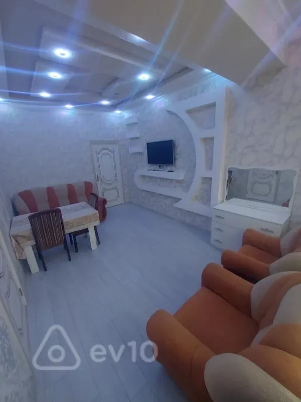 Kirayə verilir 3 otaqlı yeni tikili 42 m²