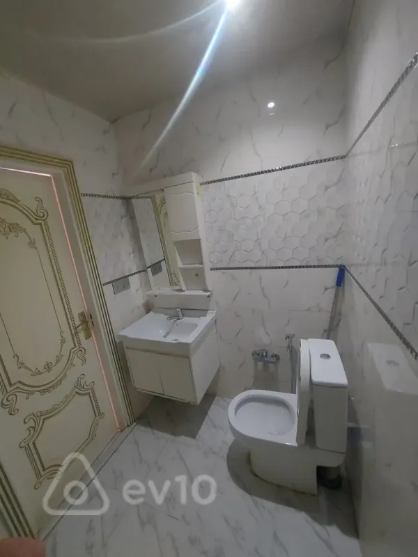 Kirayə verilir 3 otaqlı yeni tikili 42 m²