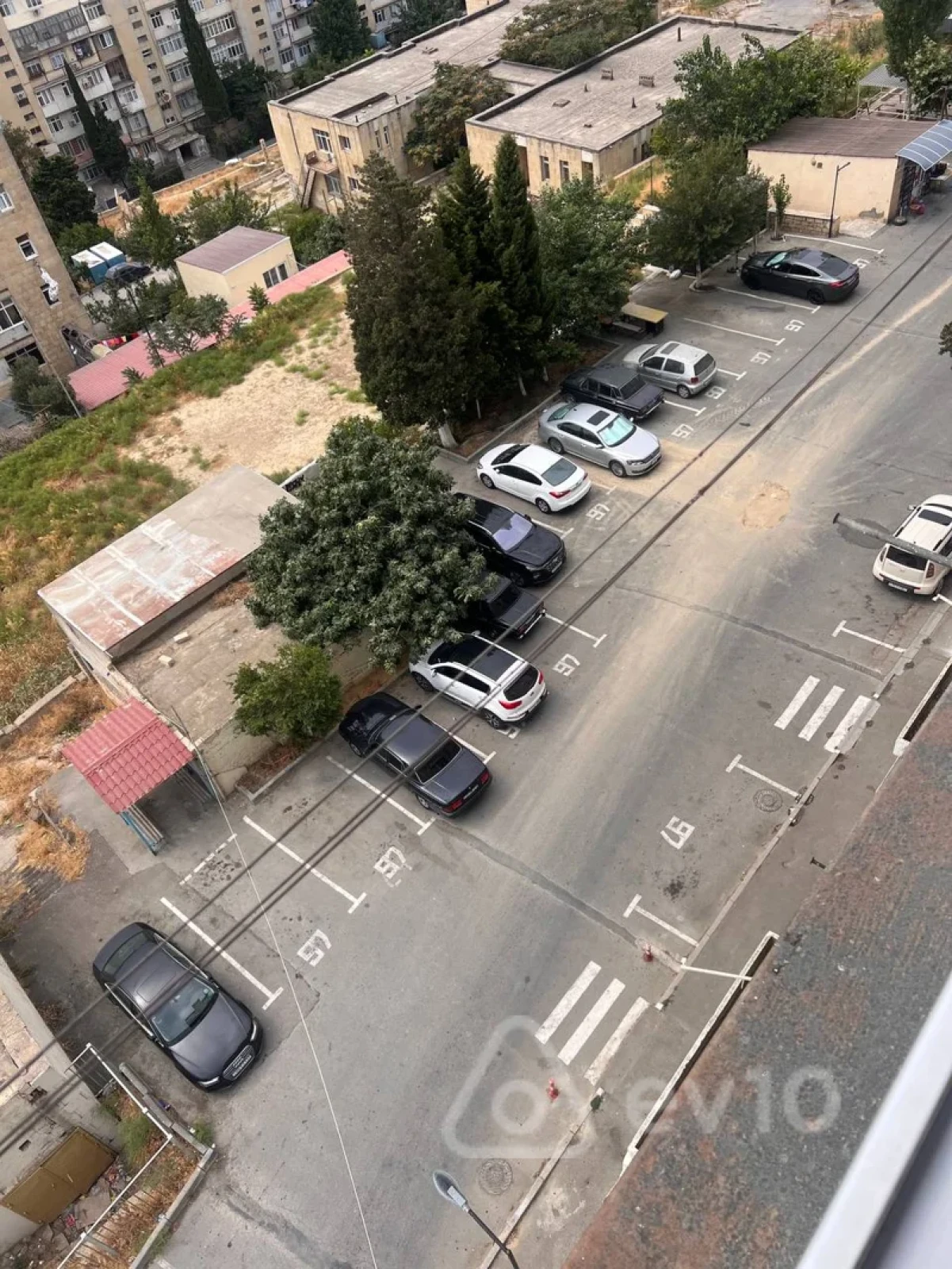 Satılır 3 otaqlı köhnə tikili 80 m²