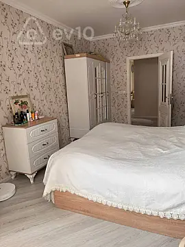 Satılır 3 otaqlı köhnə tikili 80 m²