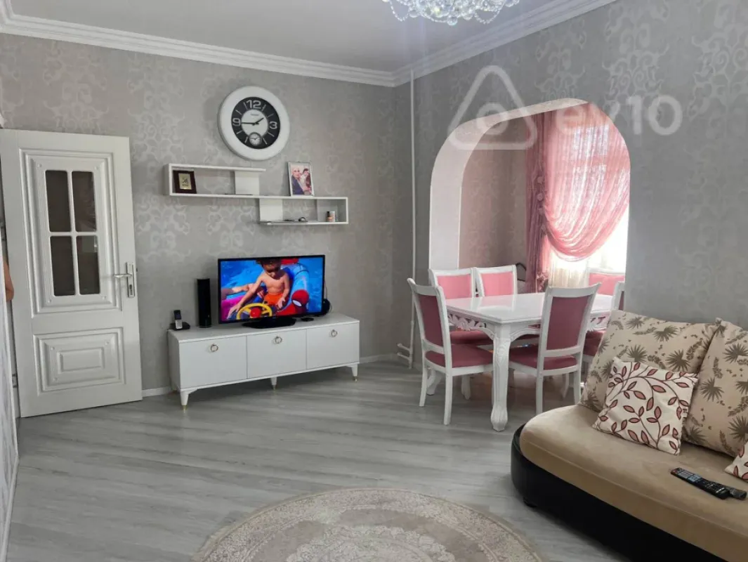 Satılır 3 otaqlı köhnə tikili 80 m²